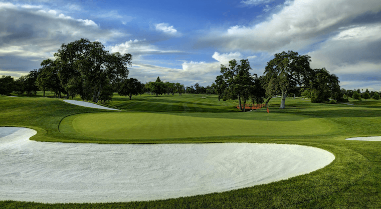 The finishing par-4 18th hole at Del Paso Country Club (Photo by Martin Miller/USGA)