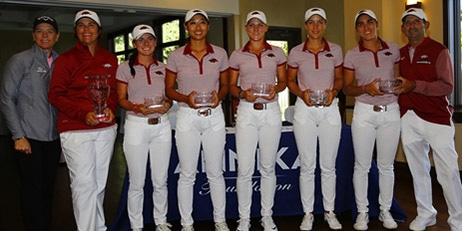 Tournament host Annika Sorenstam (L) with the victorious Lady Razorbacks<br>(Minnesota Golf Association photo)