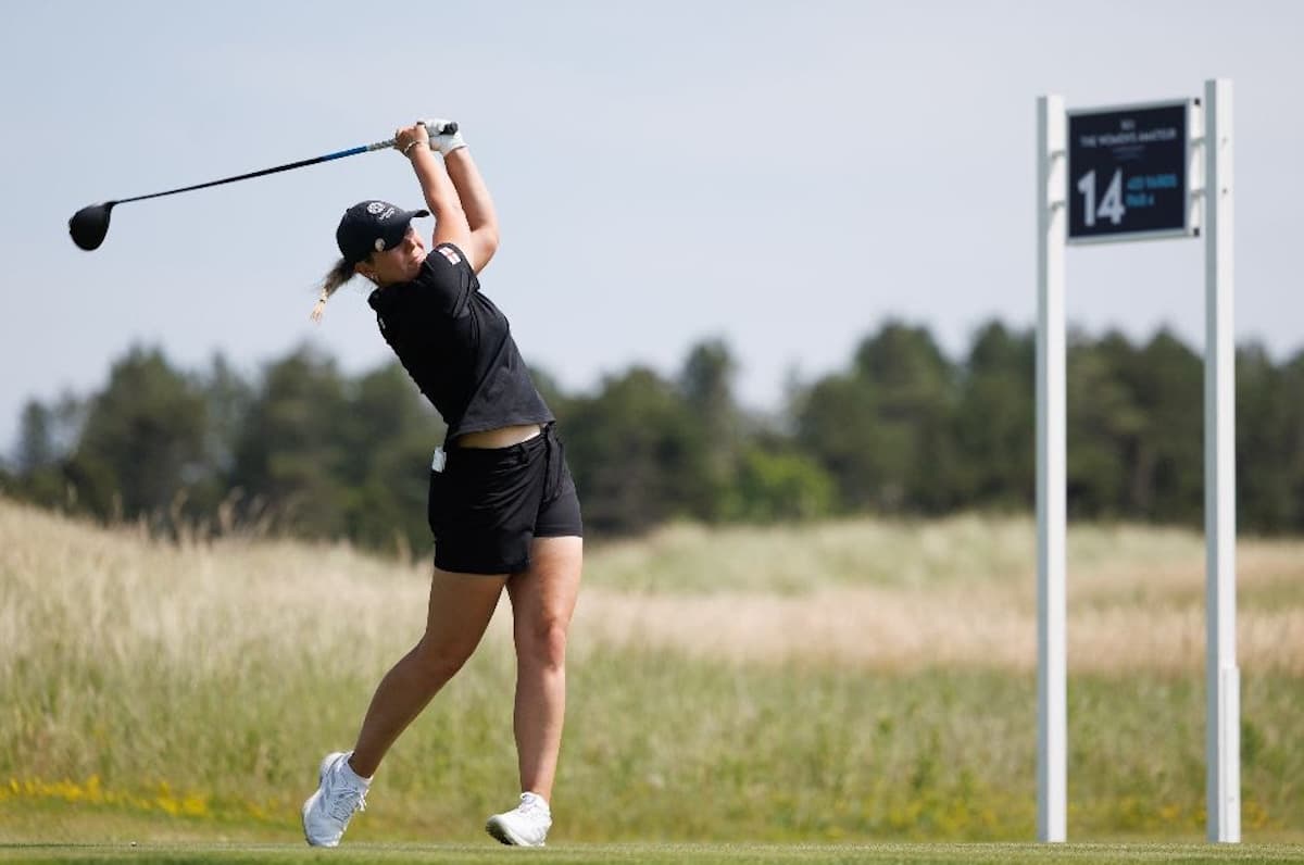 Medalist Lily Hirst of England